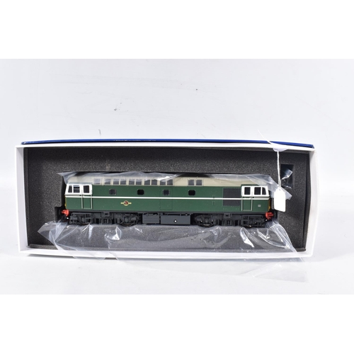 185 - A BOXED HELJAN O GAUGE CLASS 33 LOCOMOTIVE, B.R. green livery (3390), looks to have hardly ever been... 