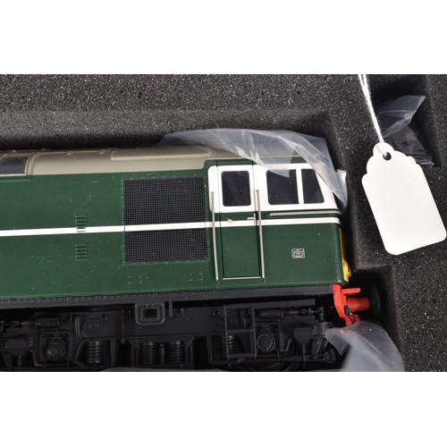 185 - A BOXED HELJAN O GAUGE CLASS 33 LOCOMOTIVE, B.R. green livery (3390), looks to have hardly ever been... 