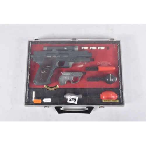 259 - A DE LUXE TOPPER TOYS MULTI-PISTOL 09 GUN SET, missing Barrel Extension, one short and three long bu... 