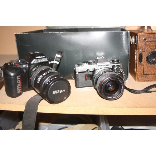 860 - A TRAY CONTAINING A BOXED NIKON F401s FILM SLR with 28-85mm f3.5 lens, a Praktica Super TL with CZJ ... 