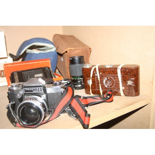 860 - A TRAY CONTAINING A BOXED NIKON F401s FILM SLR with 28-85mm f3.5 lens, a Praktica Super TL with CZJ ... 