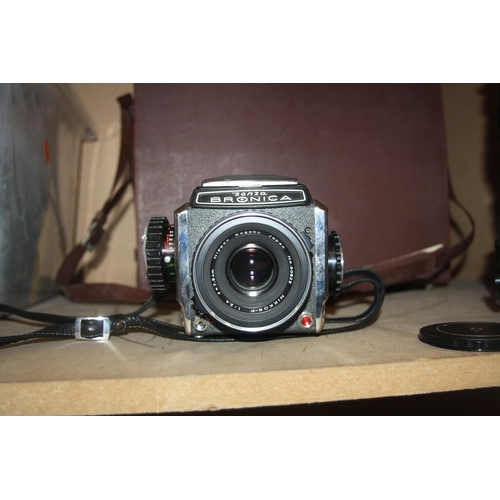 871 - A ZENZA BRONICA S MEDIUM FORMAT CAMERA with leather case fitted with a Nikkor-P 7.5cm f2.8 lens and ... 