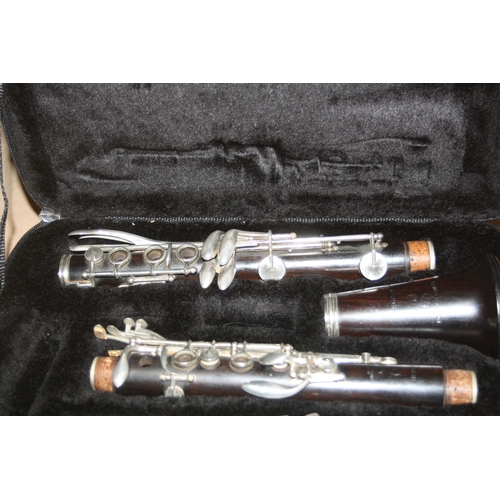 932 - A BOOSEY AND HAWKES REGENT CLARINET constructed from ebony Serial No 119257 in a Stagg  padded case