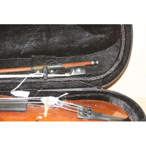 940 - A MURDOCH, MURDOCH AND CO 'THE MAIDSTONE VIOLIN with case and bow and a Chinese model MV005 ( unstru... 