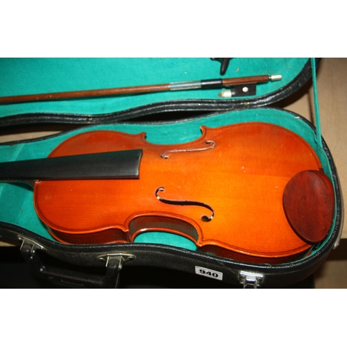 940 - A MURDOCH, MURDOCH AND CO 'THE MAIDSTONE VIOLIN with case and bow and a Chinese model MV005 ( unstru... 