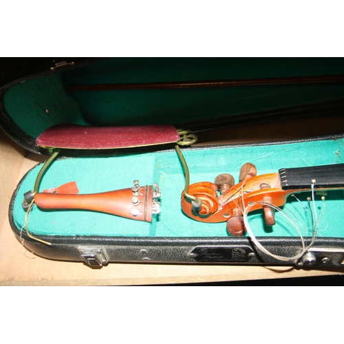 940 - A MURDOCH, MURDOCH AND CO 'THE MAIDSTONE VIOLIN with case and bow and a Chinese model MV005 ( unstru... 