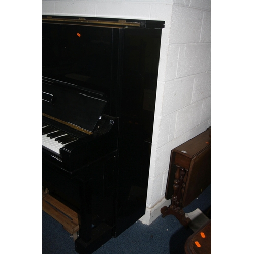 950 - A YAMAHA U3 UPRIGHT PIANO in gloss black, Serial No H2177425, Condition very good apart from a scuff... 