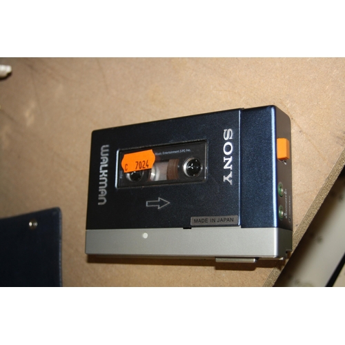 955 - A SONY TPS-L2 WALKMAN in electric blue with matching case Condition is visually excellent, case has ... 