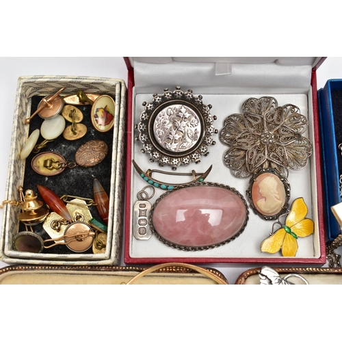 58 - A BAG OF ASSORTED JEWELLERY, to include a gold plated, metal core hinged bangle, a carved shell came... 