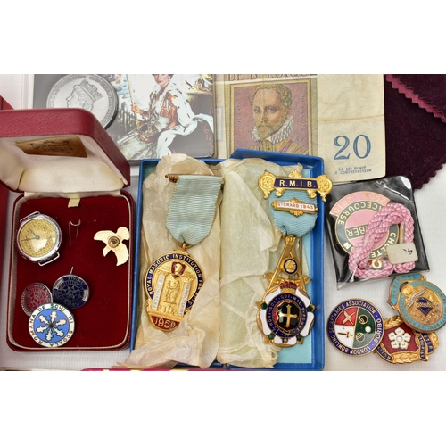 63 - A BOX OF ASSORTED ITEMS, to include two masonic medals, an assortment of pins and badges, a small se... 