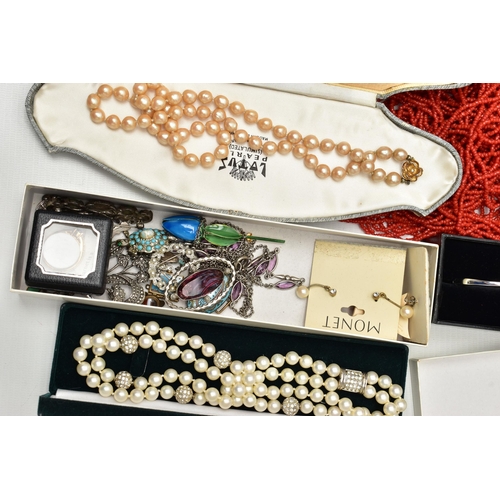 66 - A BOX OF ASSORTED COSTUME JEWELLERY, to include imitation pearl necklaces, a boxed white metal hinge... 