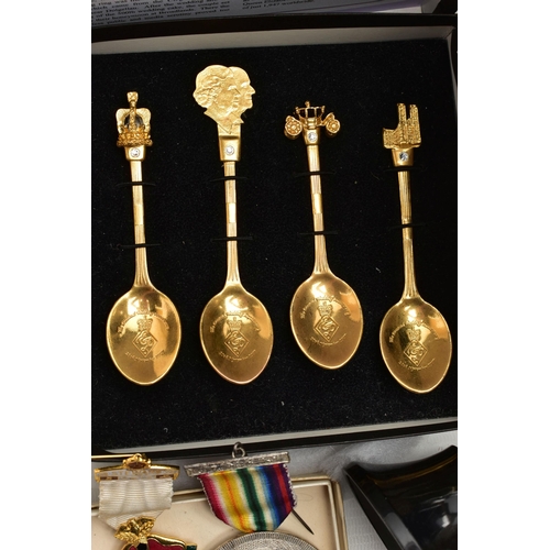 78 - A BOX OF ASSORTED ITEMS, to include a silver gilt medallion set into a commemorative dish for Queen ... 