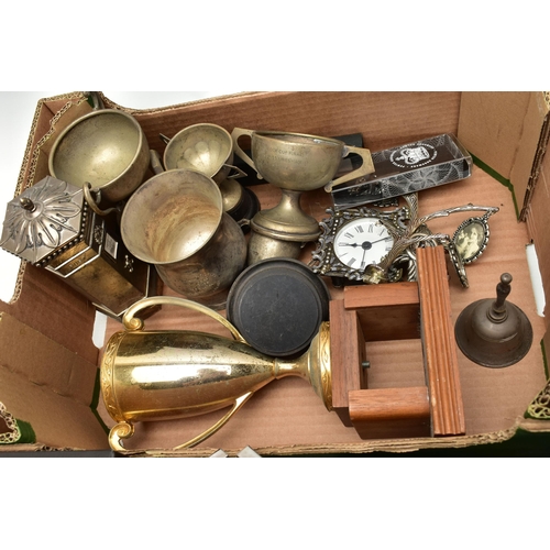 78 - A BOX OF ASSORTED ITEMS, to include a silver gilt medallion set into a commemorative dish for Queen ... 