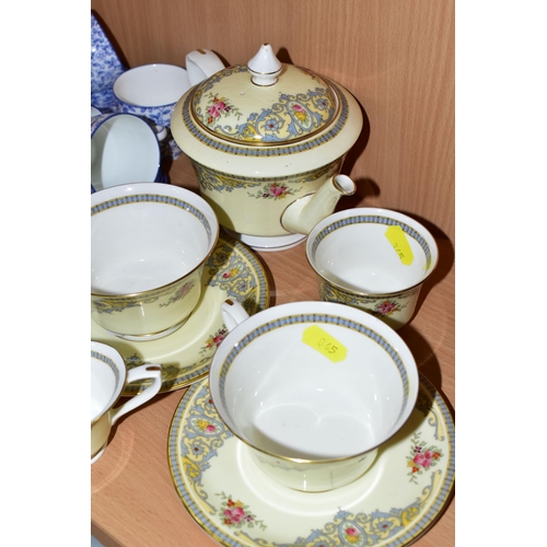 345 - ROYAL WORCESTER 'THE COUNTESS' PATTERN TEAWARES AND A ROYAL DOULTON COFFEE SET, comprising a small t... 