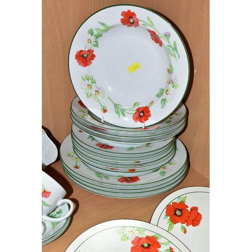 346 - A QUANTITY OF ROYAL WORCESTER 'POPPIES' PATTERN OVEN TO TABLEWARE, comprising a boxed set of circula... 