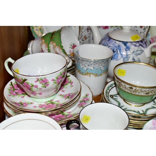 399 - A COLLECTION OF ASSORTED TEAWARES, comprising a hand painted Paragon 'Hortensia' pattern cake plate,... 