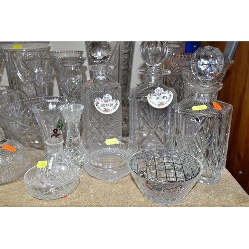 402 - A QUANTITY OF CUT CRYSTAL AND GLASSWARES, comprising a Stuart Crystal decanter, two Edinburgh Crysta... 