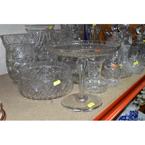 402 - A QUANTITY OF CUT CRYSTAL AND GLASSWARES, comprising a Stuart Crystal decanter, two Edinburgh Crysta... 