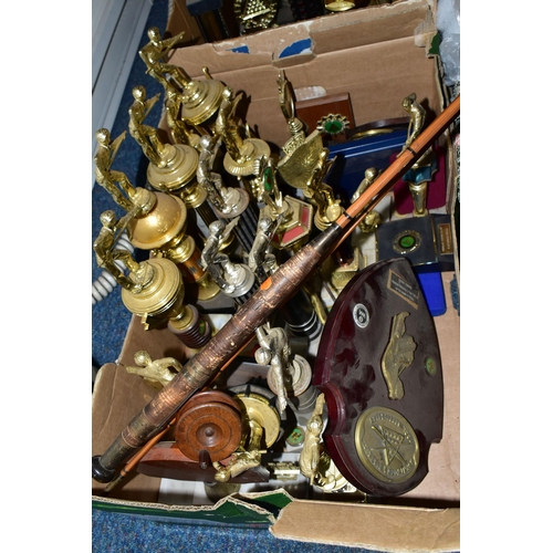 426 - FIVE BOXES AND LOOSE SUNDRY ITEMS, to include a split cane fishing rod with two unmarked wooden reel... 