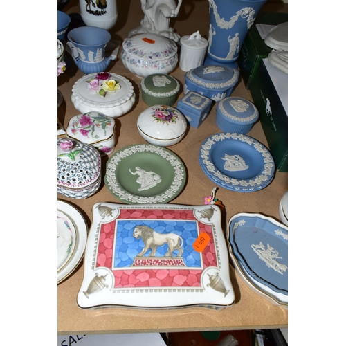 436 - A GROUP OF CERAMICS, to include a Nao hippo figure, a Beswick Donkey no 1364B and Black Beauty Foal ... 