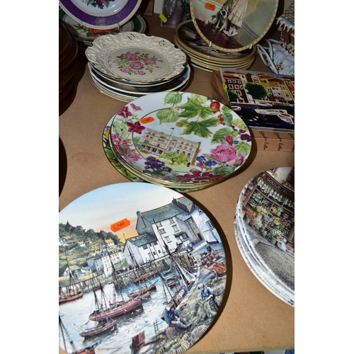 440 - A QUANTITY OF COLLECTORS PLATES, TEAPOTS, THIMBLES AND OTHER CERAMICS, to include four boxed Fiesta ... 