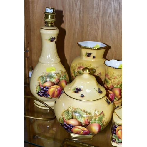 450 - SIXTEEN PIECES OF AYNSLEY ORCHARD GOLD GIFTWARES, comprising a fruit bowl, six assorted vases talles... 