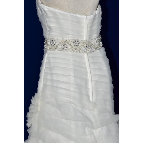 252 - WEDDING DRESS, end of season stock clearance (may have slight marks or very minor damage) size 8, iv... 