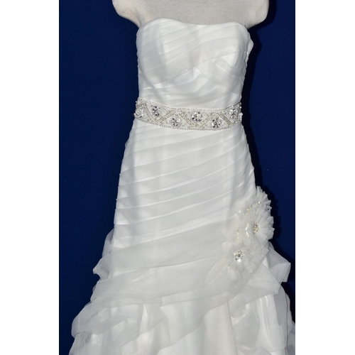 252 - WEDDING DRESS, end of season stock clearance (may have slight marks or very minor damage) size 8, iv... 