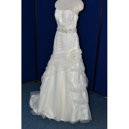 252 - WEDDING DRESS, end of season stock clearance (may have slight marks or very minor damage) size 8, iv... 