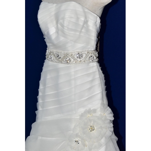 252 - WEDDING DRESS, end of season stock clearance (may have slight marks or very minor damage) size 8, iv... 