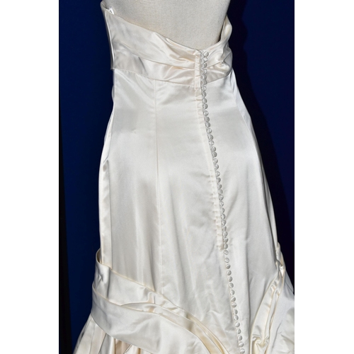 253 - WEDDING DRESS, end of season stock clearance (may have slight marks or very minor damage) size 16, p... 