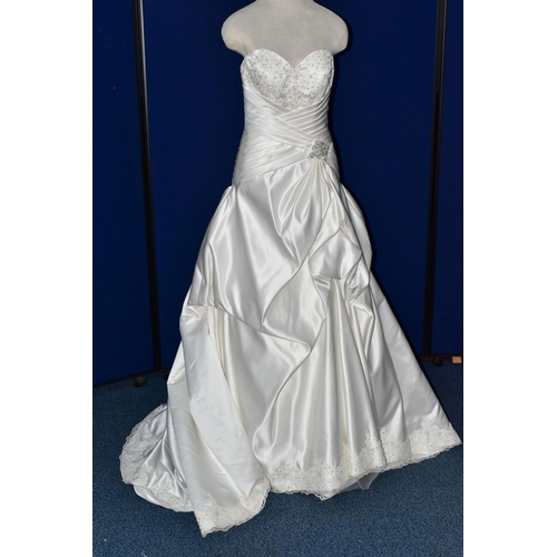 255 - WEDDING DRESS, end of season stock clearance (may have slight marks or very minor damage) size 8, iv... 