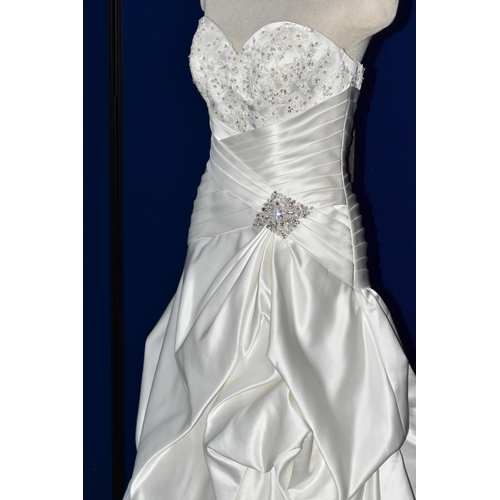 255 - WEDDING DRESS, end of season stock clearance (may have slight marks or very minor damage) size 8, iv... 