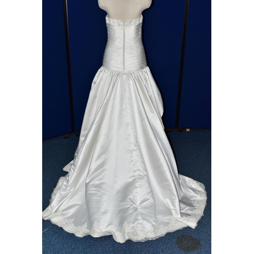 255 - WEDDING DRESS, end of season stock clearance (may have slight marks or very minor damage) size 8, iv... 