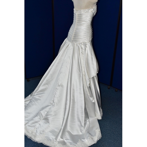 255 - WEDDING DRESS, end of season stock clearance (may have slight marks or very minor damage) size 8, iv... 