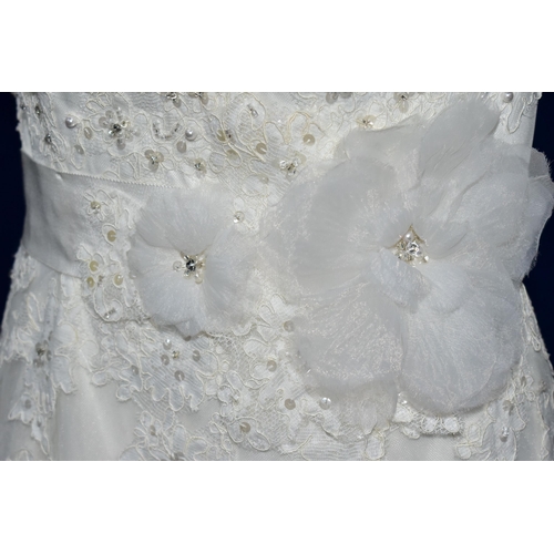 256 - WEDDING DRESS, end of season stock clearance (may have slight marks or very minor damage) size 8, iv... 