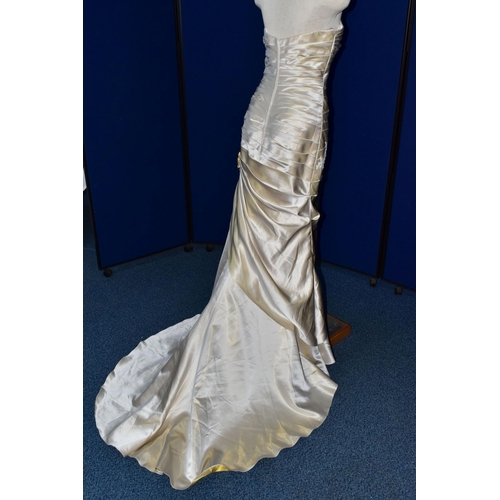 257 - WEDDING DRESS, end of season stock clearance (may have slight marks or very minor damage) size 8/10 ... 