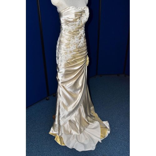 257 - WEDDING DRESS, end of season stock clearance (may have slight marks or very minor damage) size 8/10 ... 