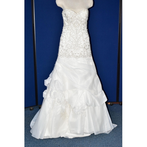 258 - WEDDING DRESS, end of season stock clearance (may have slight marks or very minor damage) size 8, ch... 