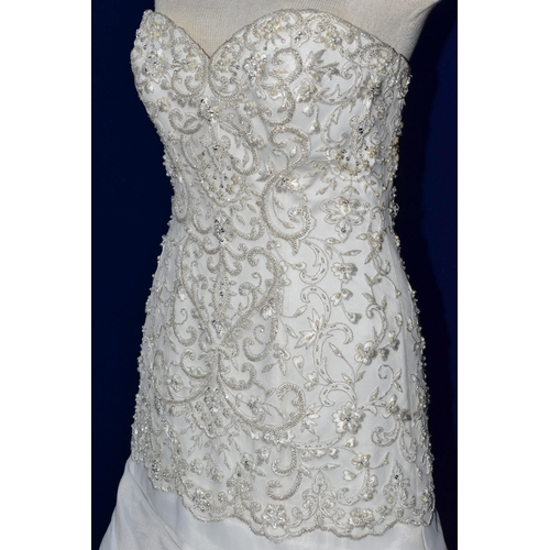 258 - WEDDING DRESS, end of season stock clearance (may have slight marks or very minor damage) size 8, ch... 