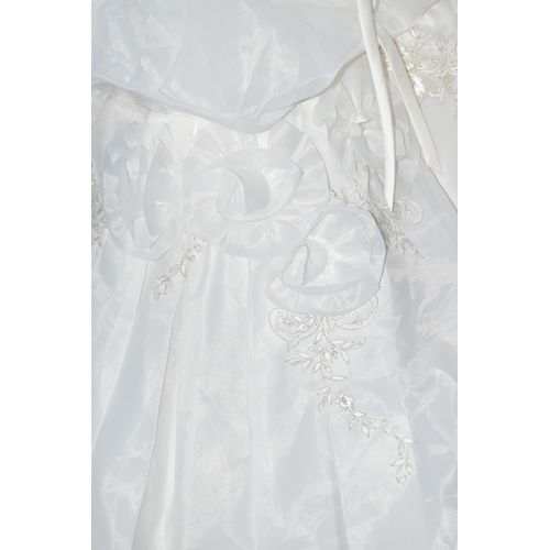 258 - WEDDING DRESS, end of season stock clearance (may have slight marks or very minor damage) size 8, ch... 