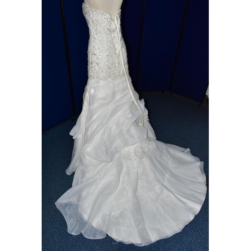 258 - WEDDING DRESS, end of season stock clearance (may have slight marks or very minor damage) size 8, ch... 