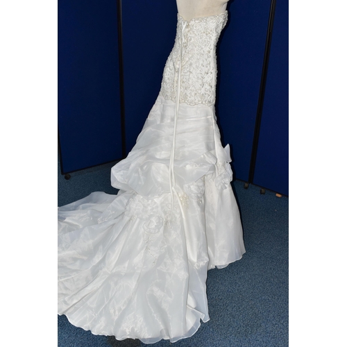 258 - WEDDING DRESS, end of season stock clearance (may have slight marks or very minor damage) size 8, ch... 