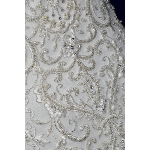 258 - WEDDING DRESS, end of season stock clearance (may have slight marks or very minor damage) size 8, ch... 