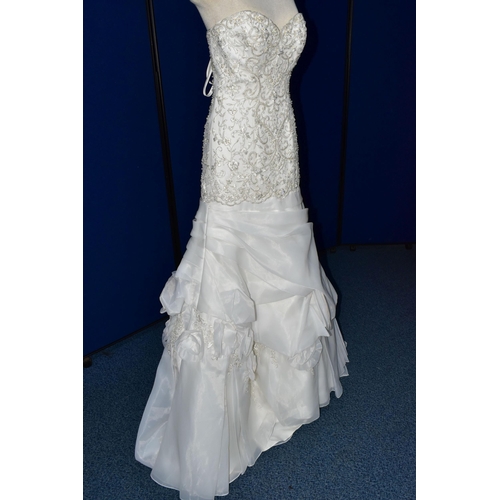 258 - WEDDING DRESS, end of season stock clearance (may have slight marks or very minor damage) size 8, ch... 