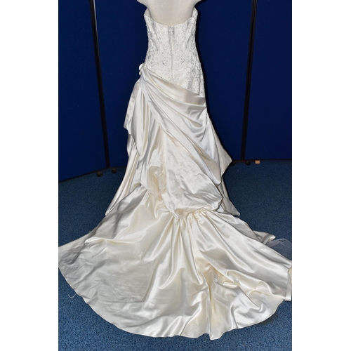 259 - WEDDING DRESS, end of season stock clearance (may have slight marks or very minor damage) size 10, c... 