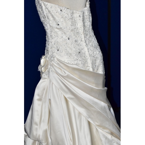 259 - WEDDING DRESS, end of season stock clearance (may have slight marks or very minor damage) size 10, c... 