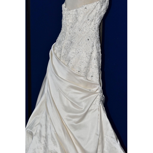 259 - WEDDING DRESS, end of season stock clearance (may have slight marks or very minor damage) size 10, c... 