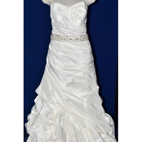 260 - WEDDING DRESS, end of season stock clearance (may have slight marks or very minor damage) size 8, pl... 