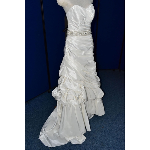 260 - WEDDING DRESS, end of season stock clearance (may have slight marks or very minor damage) size 8, pl... 